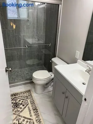 Image of Modern & Cozy 2 bedroom home near downtown Shawnee