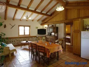 Image of Gîte Écologique à 10 min des Pistes avec Wi-Fi et Environnement Calme - FR-1-496-98