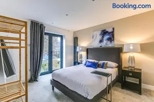 Image of Valley house