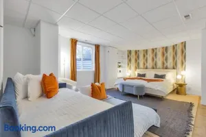 Image of Centrally Located 5BD - Games, BBQ & Firepit Patio