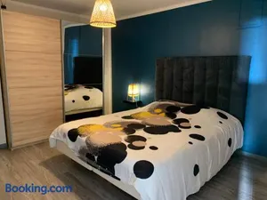 Image of Le Sweet Home Lens