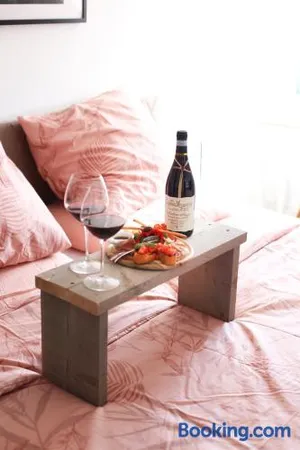Image of Bed and Wine Nonsolovino