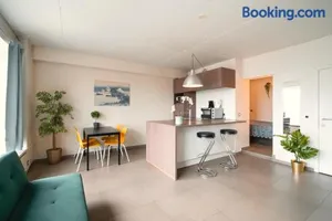 Image of The Sunset & Sunrise View Lodge in The Heart of Antwerp