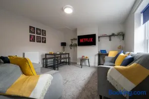 Image of 3 bedroom Cannock flat ideal for groups
