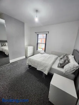 Image of Manor House walsall 2