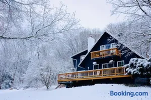 Image of Cozy Hillside Chalet - Greek Peak, Cortland, Ithaca