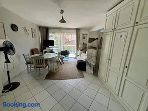 Image of GRAND STUDIO LUMINEUX