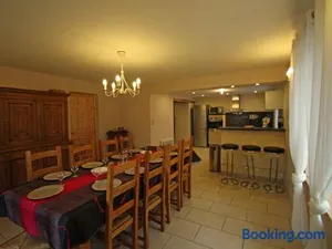 Image of Grande maison avec cheminée, proche nature, idéale pour familles et amis, animaux admis. - FR-1-589-229