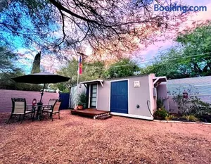 Image of Cute Peaceful Tiny House Getaway w Backyard - Low Summer Rates!
