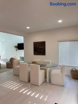 Image of A modern and peaceful oasis