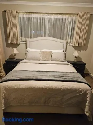 Image of Tranquil home in Point Cook.