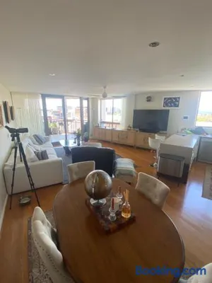Image of It's Paradise Here, Private Room with Breakfast and 2 cats