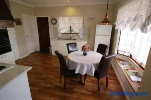 Image of Daisy Cottage located on Buckland Estate