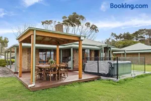 Image of Apollo Bay Cottages- Wild Dog