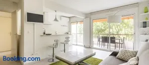 Image of Cannes FLEURIES Grand 2 pièces climatisé