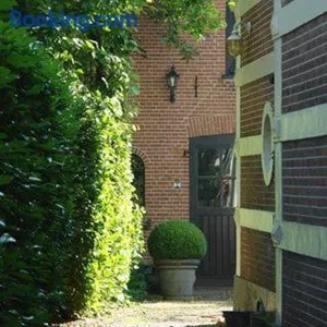 Image of In het koetshuis