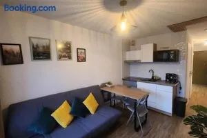 Image of Cocon Face au MontBlanc