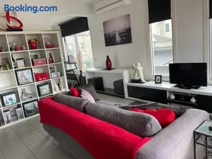 Image of Radiance - Chic Fitzroy Street Apartment