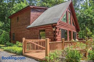 Image of Spectacular Log Cabin Home 45 minutes to Asheville