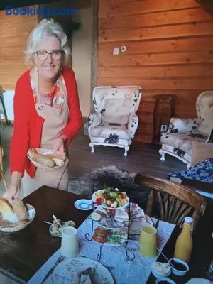 Image of Pipowagen Elsebein Groningen Westerwolde unieke ligging met eigen tuin en vrij uitzicht over veld naar natuurgebied