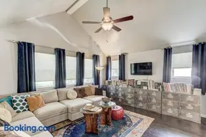 Image of Vals Eclectic Classen Cottage