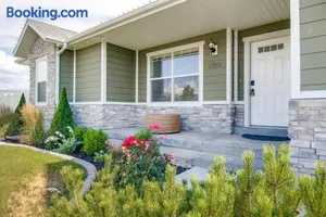 Image of Friends and Family! 5 Bed Mountain Getaway 20 Mi to Park City