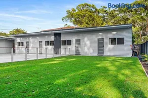 Image of Marley's Place - Motel Russell Island
