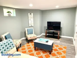 Image of Semi Private cozy studio near downtown.