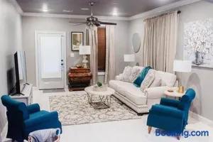 Image of Country Cottage - Broussard