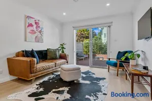 Image of Modern, Central Apartment Footsteps to Salamanca