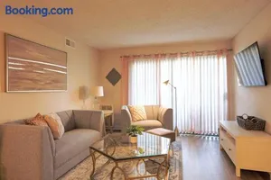 Image of Shabby Chic Oceanside King & 2 Queen bed Pool GYM