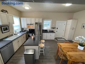 Image of Blue Mist Victorian, 5 Bedroom 2 bath Gem