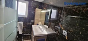 Image of Centre 2