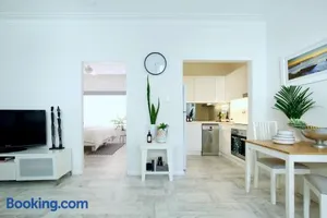 Image of Beautifully renovated quiet unit in Cronulla