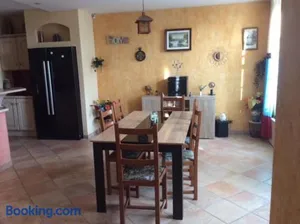Image of ÉTAGES PRIVÉE POUR 4 PERSONNES 2 CHAMBRES ET 1 SALE DE BAIN i