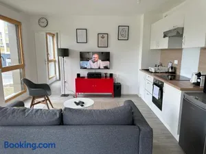 Image of Cosy 2 pièces et parking 30 mns Gare du Nord by immo kit bnb