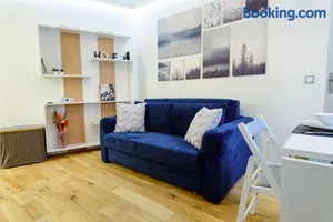 Image of Élégance Parisienne