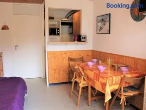 Image of Studio Montagne, 4 Couchages à Vars Les Claux - Près des Pistes, Balcon et Parking Privé - FR-1-330B-4