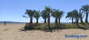 Image of chambres bleues côté plage et aéroport climatisées et parking gratuit