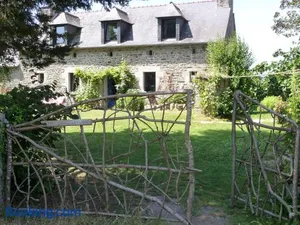 Image of Bretagne Chambre d'hôtes suite 53m2 et Caravane vintage avec cuisine et salle de bains privées Brittany B&B 53m2 suite and Vintage caravan glamping with private kitchen and bathroom