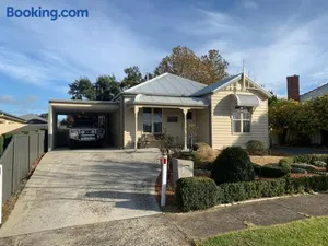 Image of Elmsford Cottage