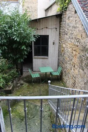 Image of joli 2 pièces avec cour privée