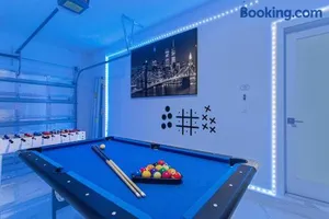Image of Lux Backyard/Heated Pool/Everglades/Speedway/Keys!