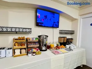 Image of Edinburgh full house