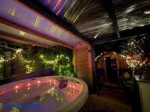 Image of Romantisch Wellness Appartement met privé Hottub Sauna Gamesroom