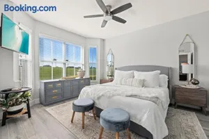 Image of Serene Naples Retreat: Golf-Resort Pool-Tennis-Gym