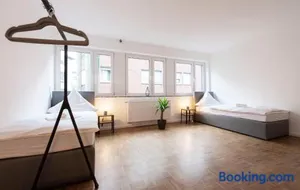 Image of Stay and Work Apartment - 6 single beds