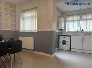 Image of Charming 2-Bedroom in Warrington - Sleeps 5