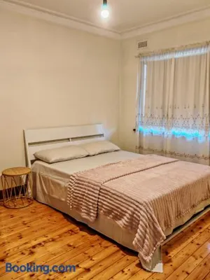 Image of Free Parking Near Deakin Uni Private Entry Free WiFi Melbourne Quiet Stay Secure Stay