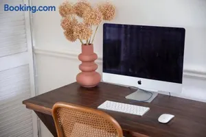 Image of Finsbury House - Luxury 8 Bedroom Farm Homestead with Pool